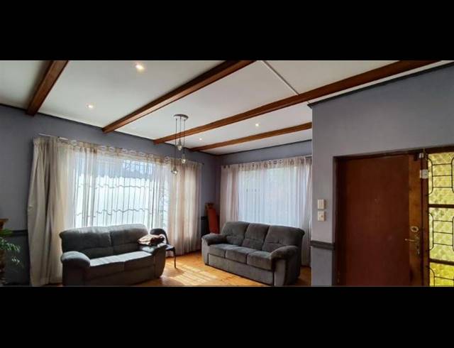 4 BEDROOM HOUSE FOR SALE IN PRIMROSE